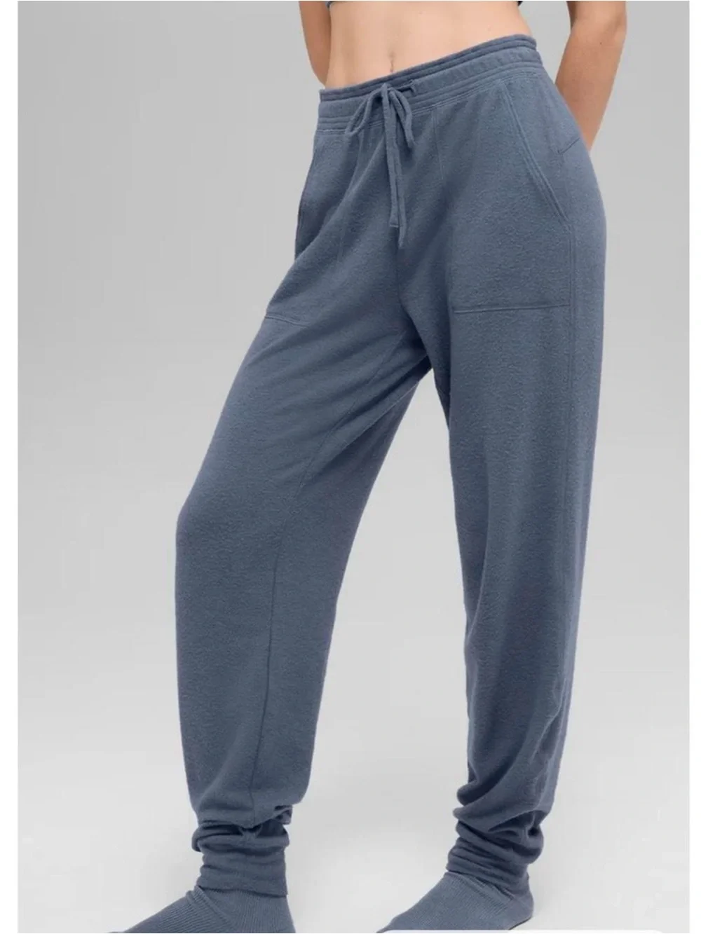 ALO Yoga Fleece Drawstring Joggers in Slate Blue